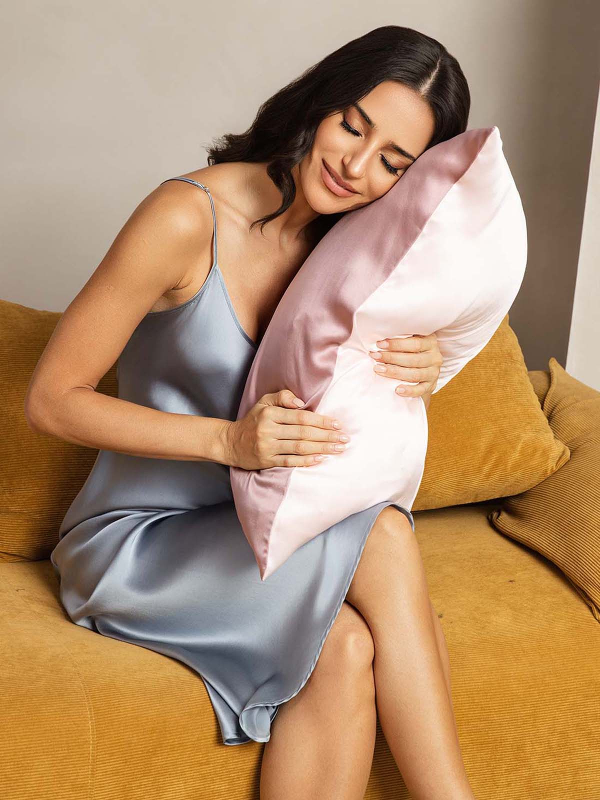22Momme 100% Mulberry Silk Pillowcase - Two-tone Design - Image 5