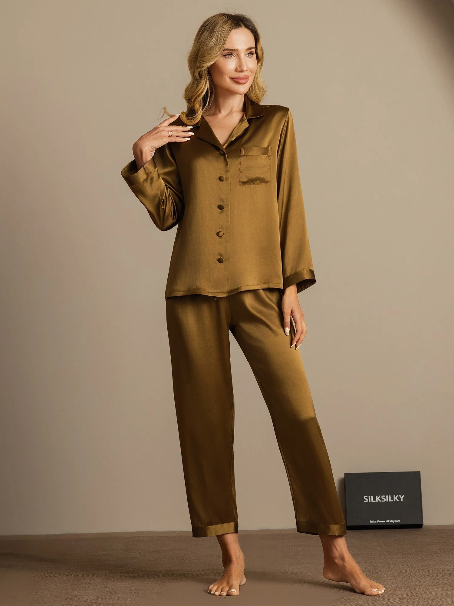Women's Pure Silk Long Sleeve Pyjamas Set - Image 67