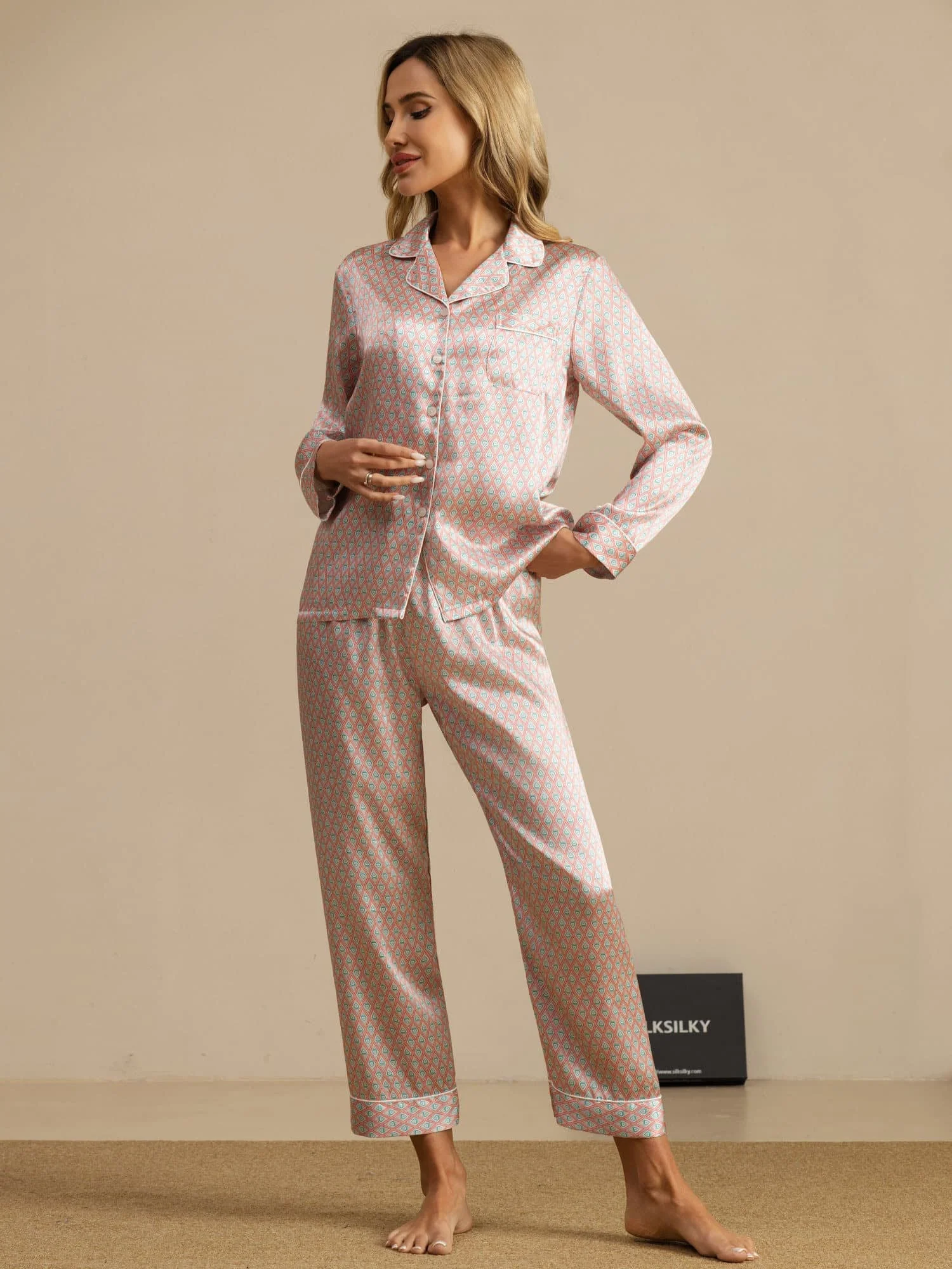 Women's Pure Silk Geometric Print Long Sleeve Pyjamas Set With Pants - Image 11