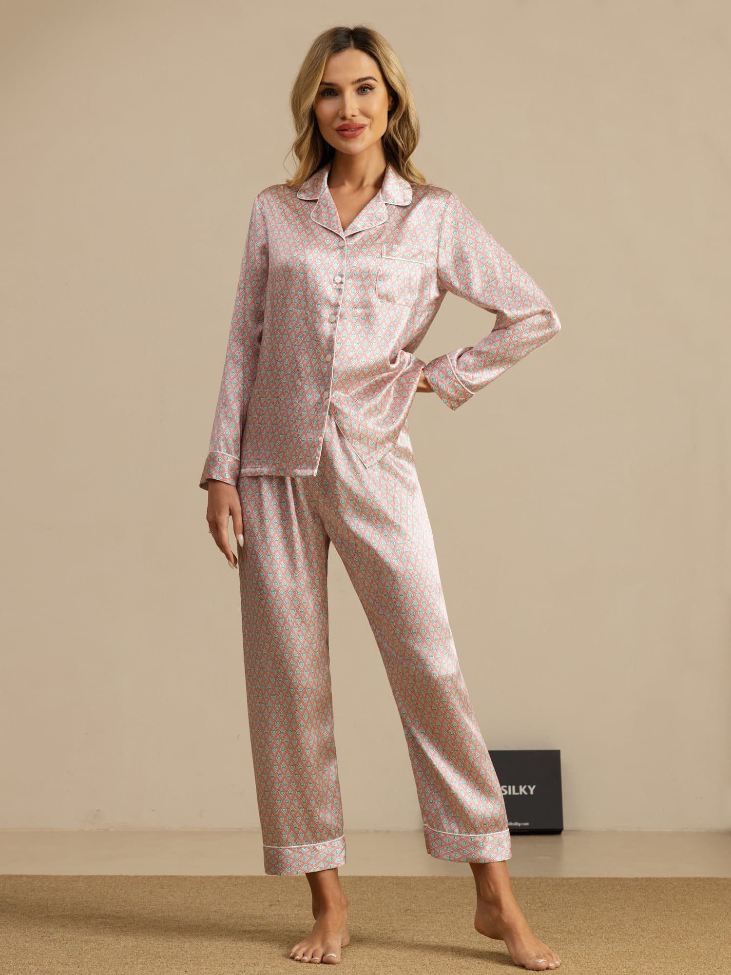 Women's Pure Silk Geometric Print Long Sleeve Pyjamas Set With Pants - Image 6