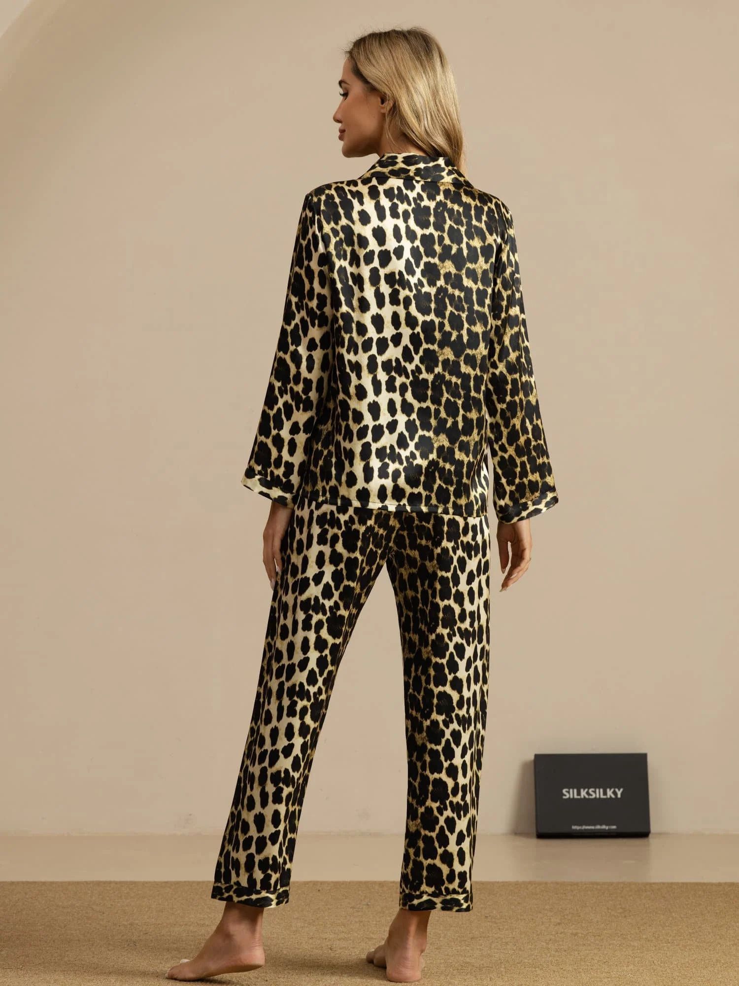 Pure Silk Women's Long Sleeve Notch Collar  Leopard Printed Pajamas Set - Image 2